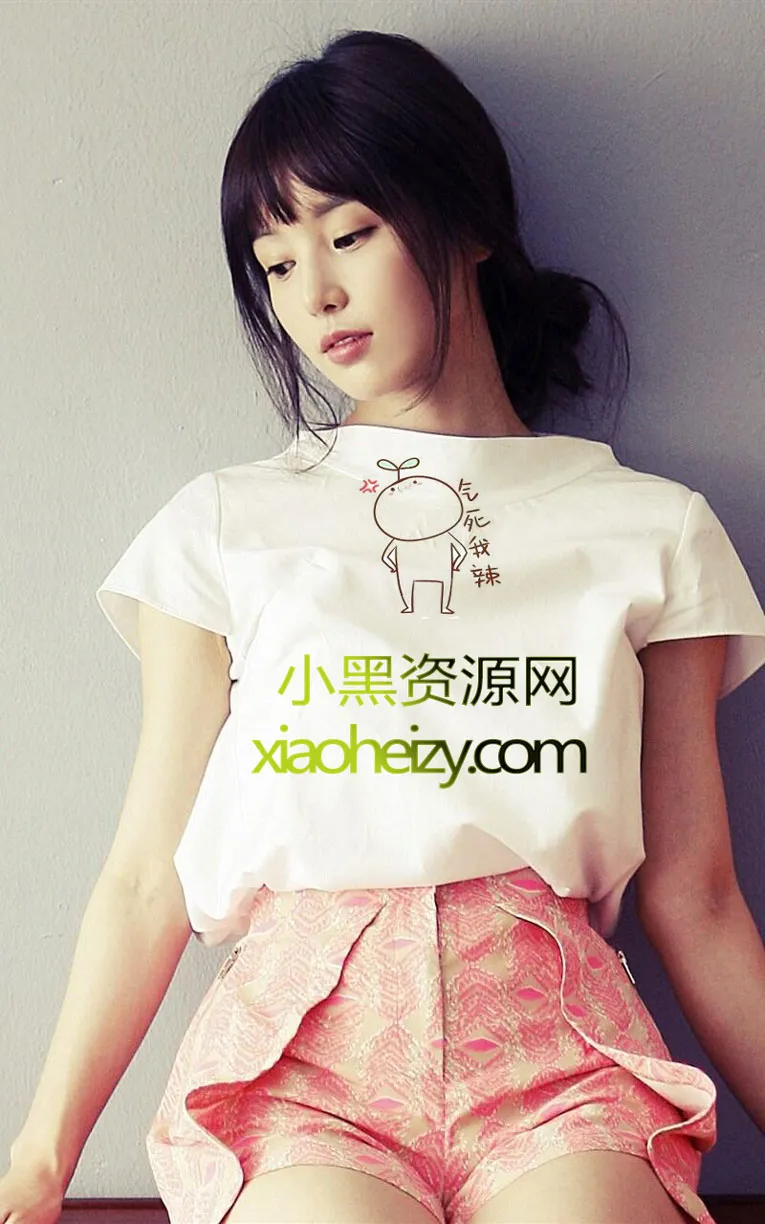 女生衣服文字创意设计PSD源码-知云阁资源站